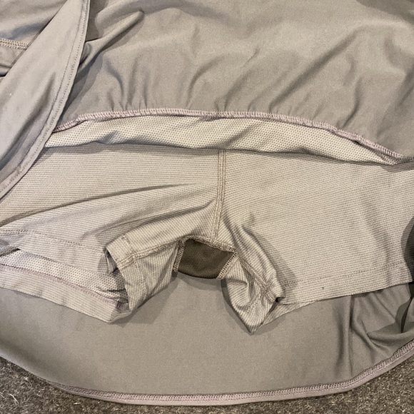 Athleta Charcoal Gray Tiered 14” Skort EUC - Picture 10 of 12